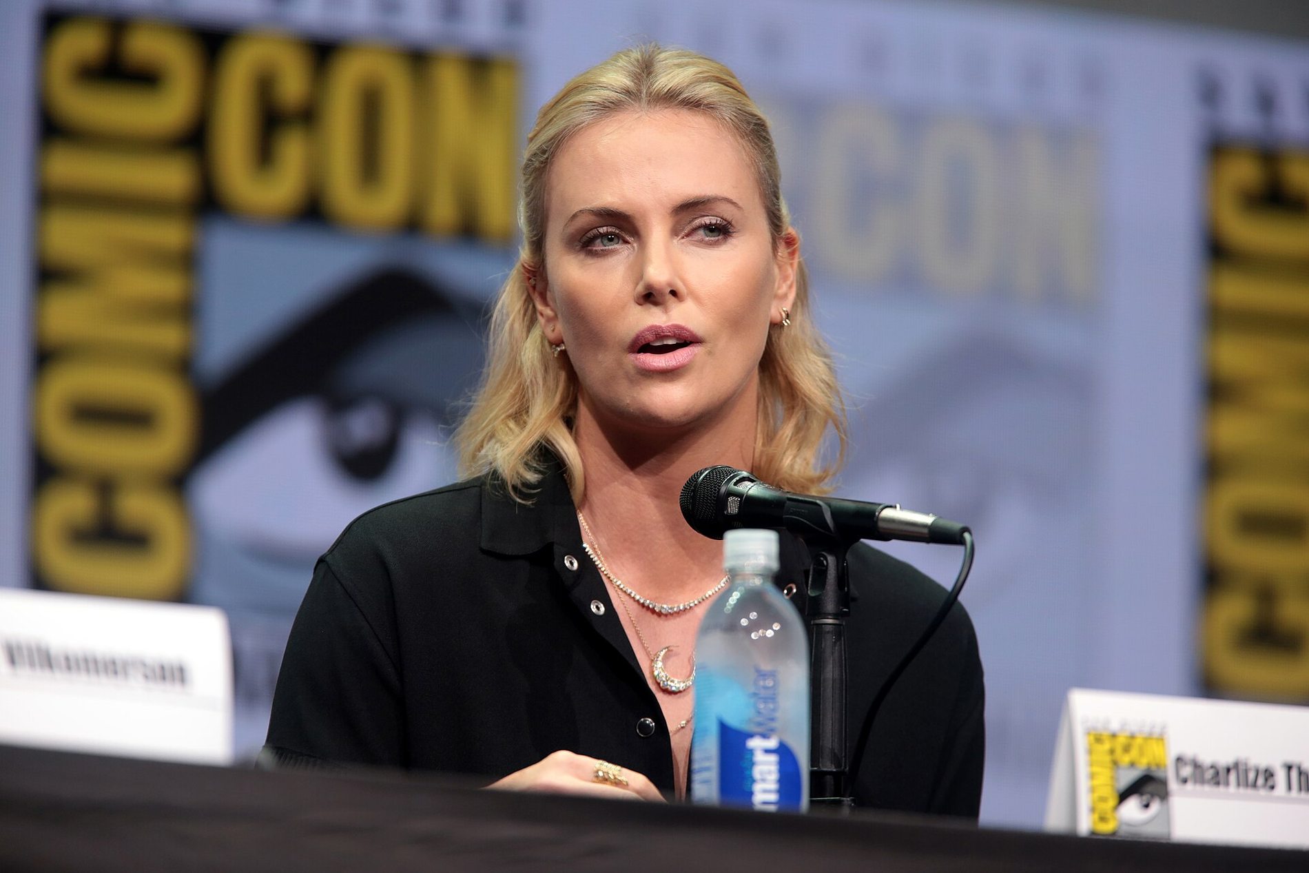 Retrato de Charlize Theron